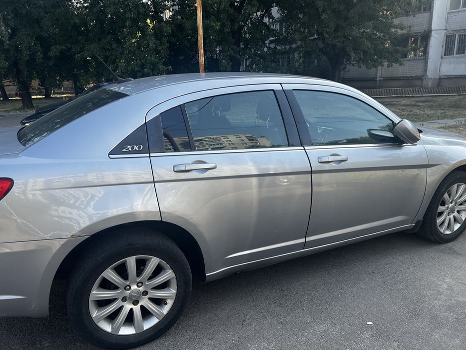 продаю Chrysler  200