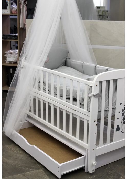 Дитяче ліжечко з ящиком та маятником та матрац