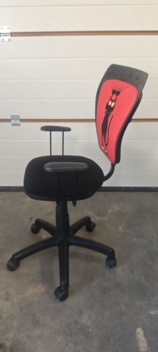 Krzesło do biurka obrotowe dla dziecka