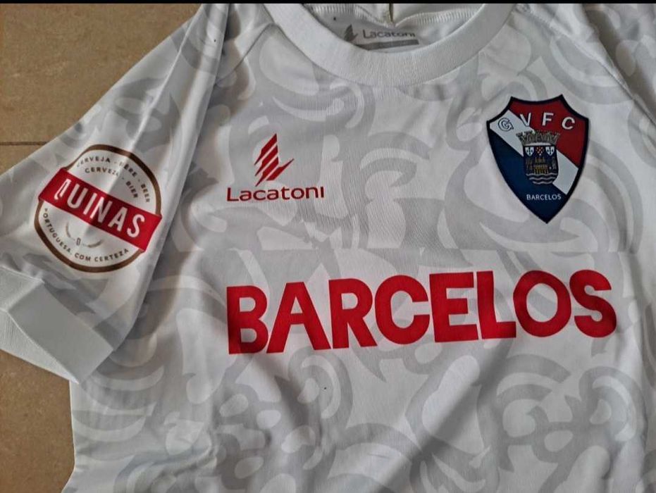 Camisola e calções Gil Vicente NOVOS, Tam. 8 anos