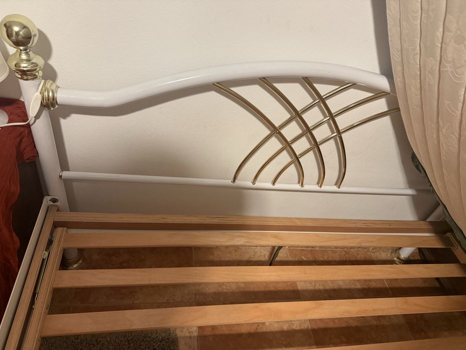 Estrutura de Cama em Metal Clássica (2m x 1.60m)
