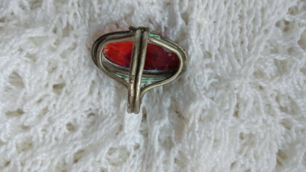 Pierścionek z bursztynem