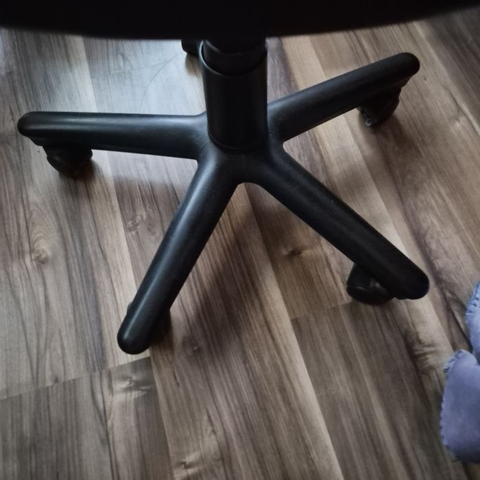 Комп'ютерне крісло.