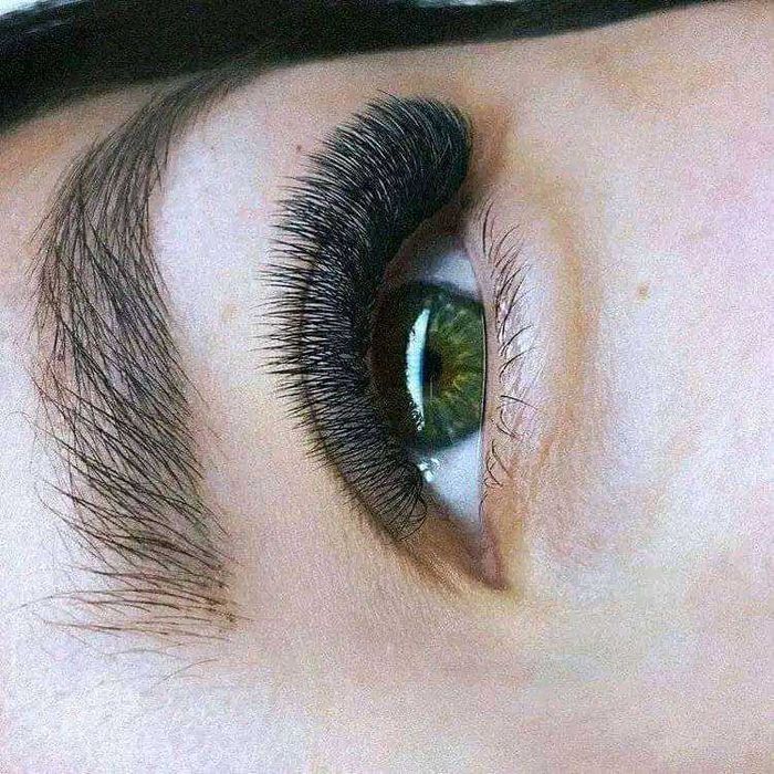 Об'ємне нарощування вій