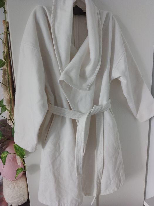 Biały płaszcz HM S piekny
