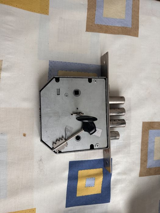 Замок Эльбор Б/У