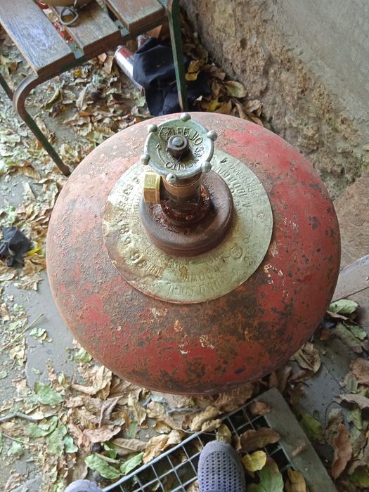 Продам газовые баллоны