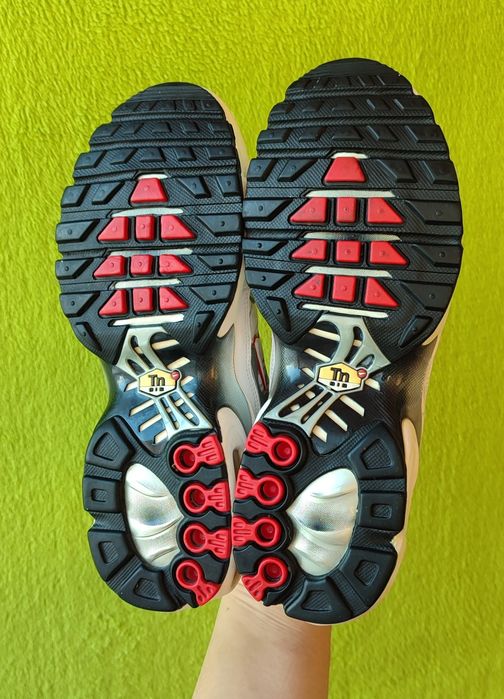 Кроссовки Nike Air Max Plus Tn состояние Супер