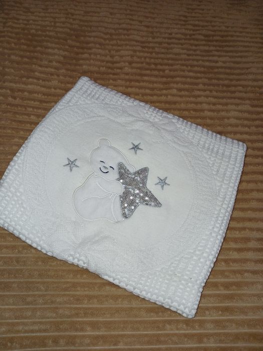 Дитячий в'язаний теплий плед у ліжечко, у коляску