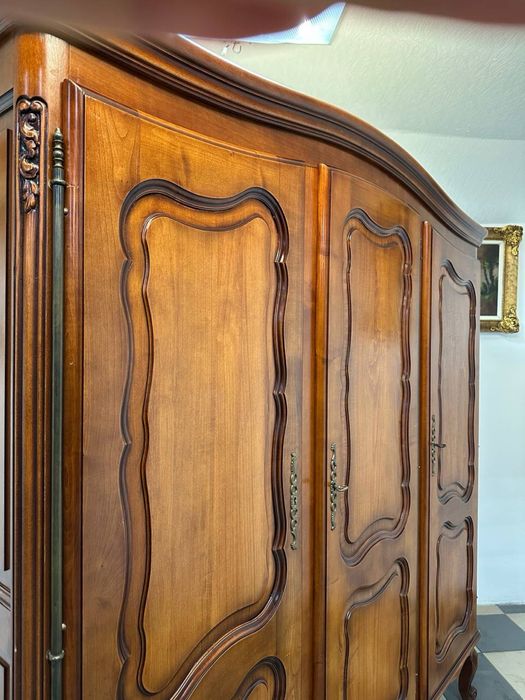 Шафа дерево шкаф