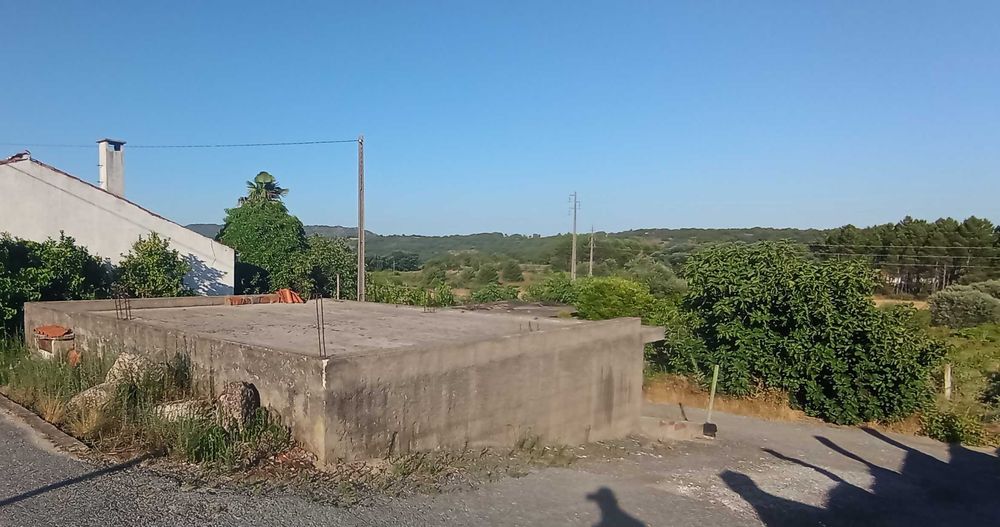Imóvel p/ recuperar e Plantações.
