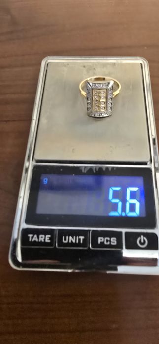 Pierścionek z brylancikami