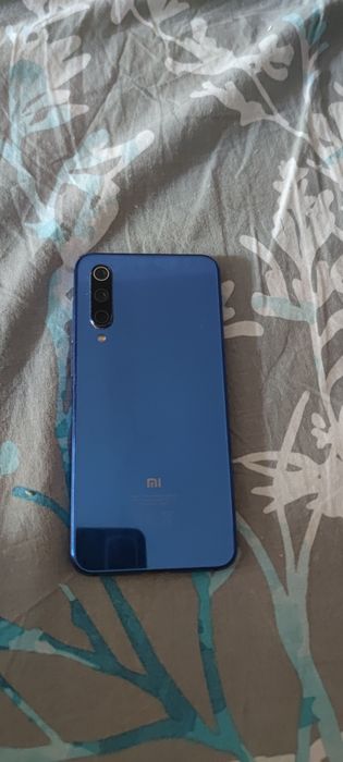 Телефон Xiomi mi 9 SE