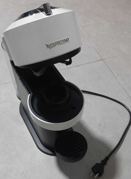 Máquina Café Nespresso Vertuo Next