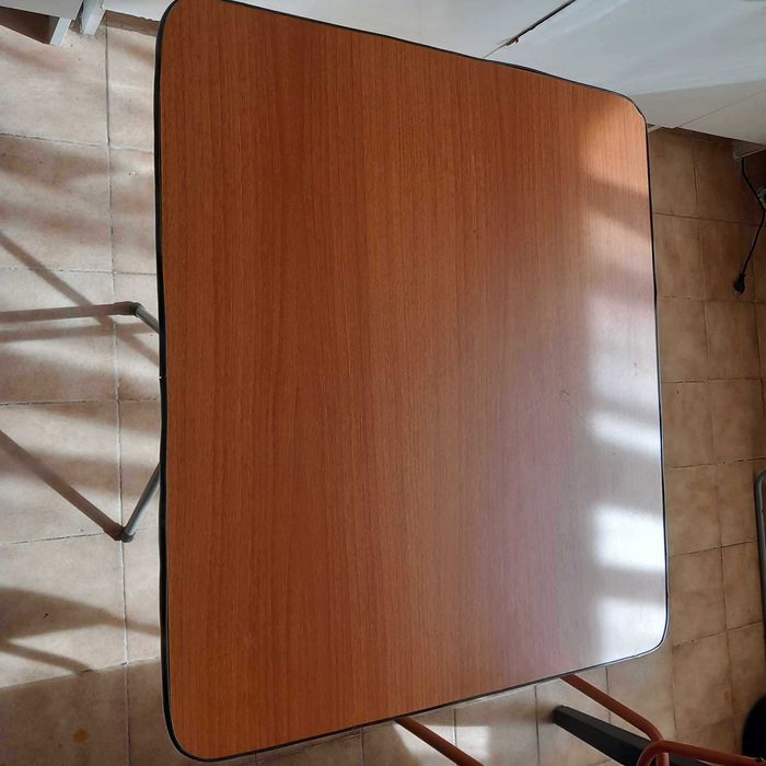 Mesa de campismo dobrável