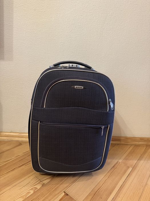 Валіза дорожня сірого кольору