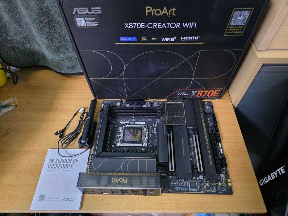 Материнська плата Asus ProArt X870E-Creator WiFi