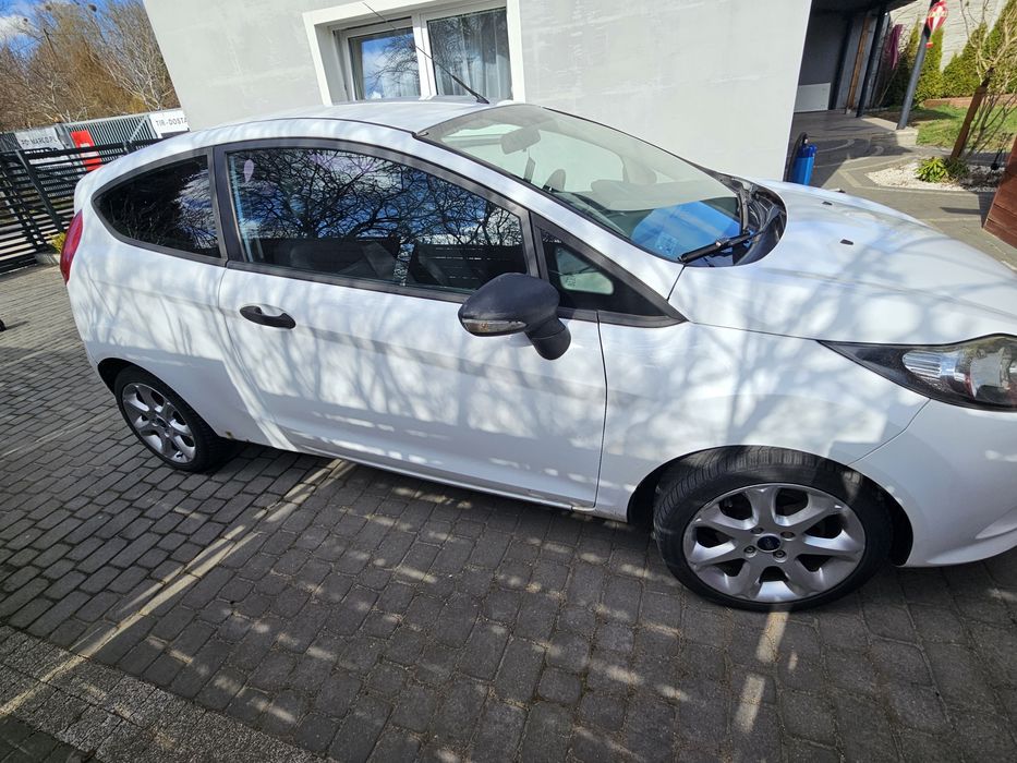 Ford Fiesta 2009r 1.25 82km