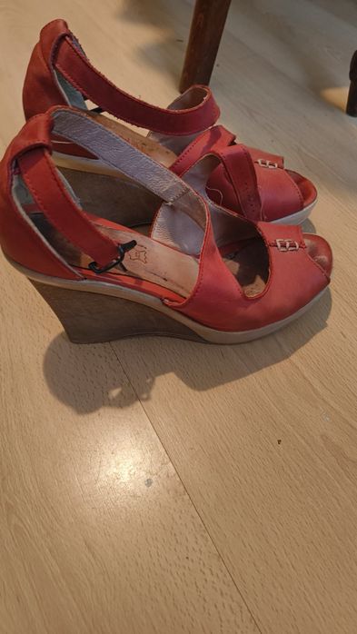 Sandały czerwone na koturnie eleganckie vintage by revop