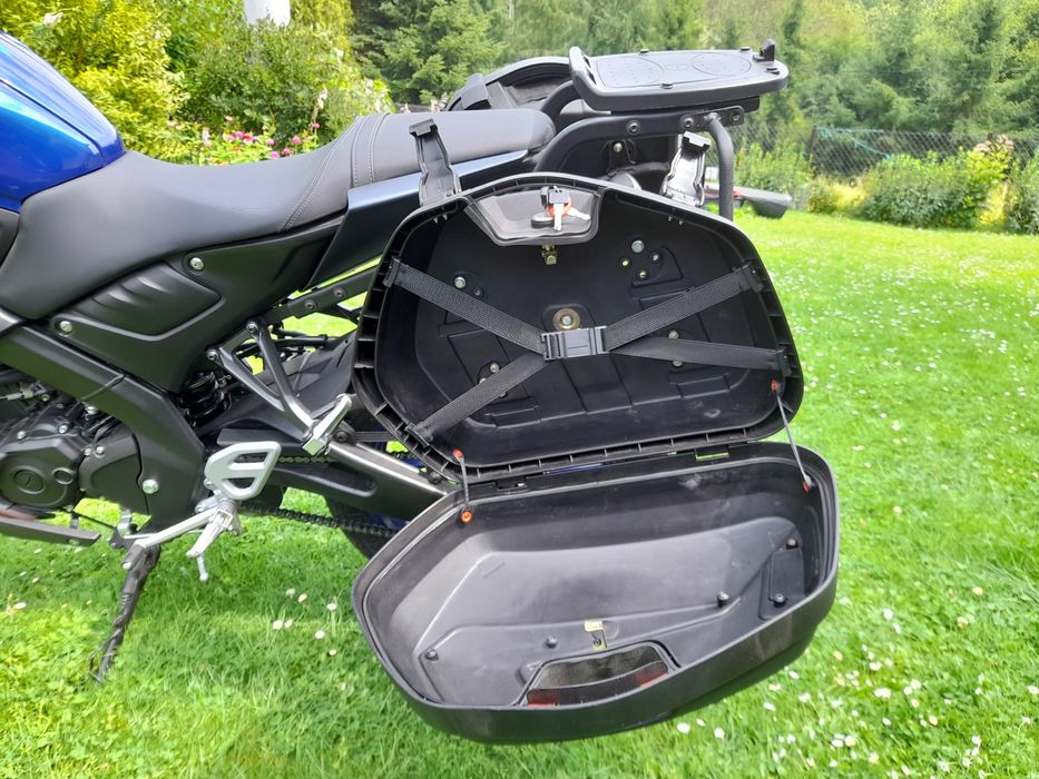 Sprzedam używane kufry boczne ze stelażem