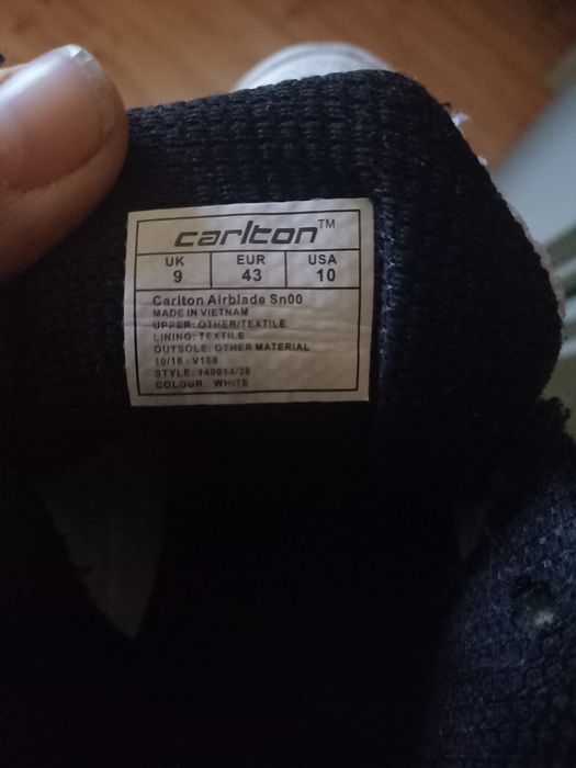 Buty sportowe halówki rozm. 43