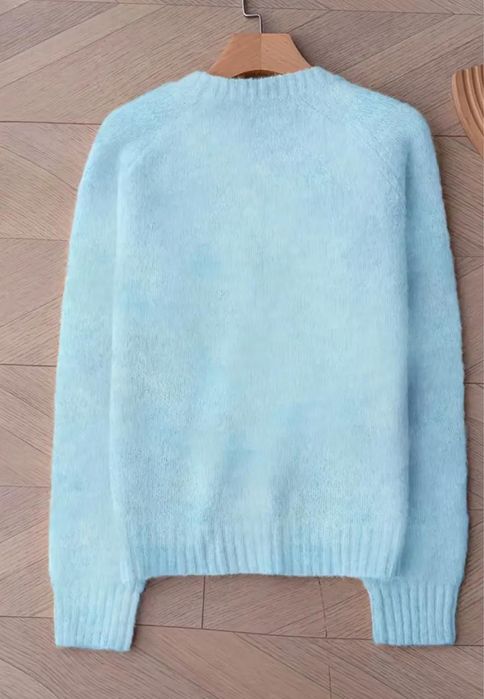 Жіночий светер 50 розміру (L )блакитного кольору із мохерової пряжі