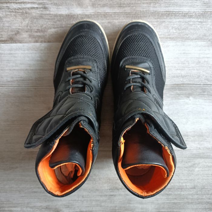 Sneakersy na ukrytej koturnie - rozmiar 37