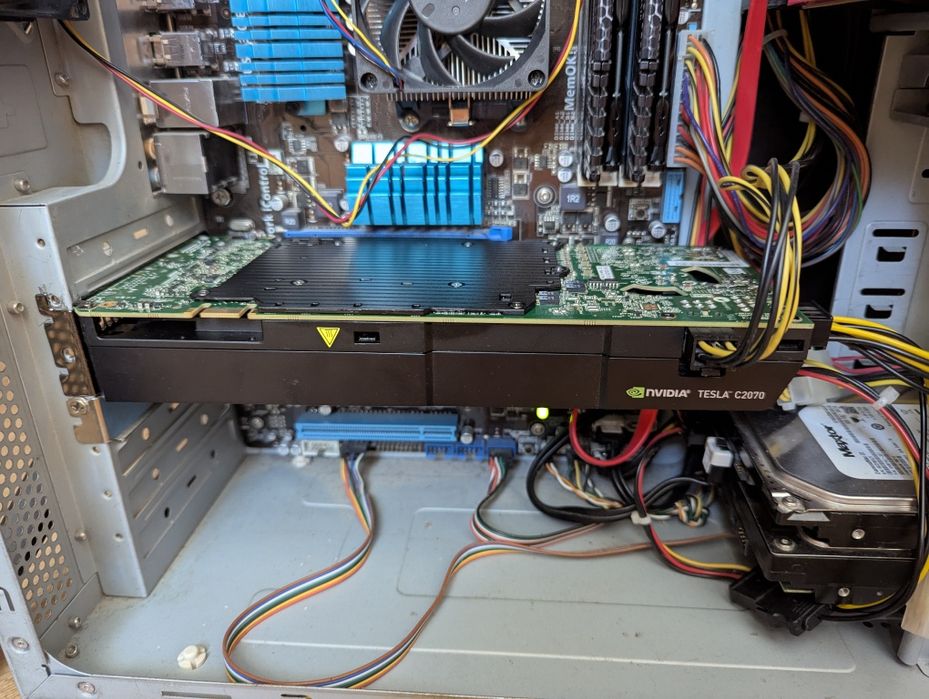 Дискретна відеокарта Nvidia Tesla C2070, 5 GB GDDR5, 384-bit. DVI