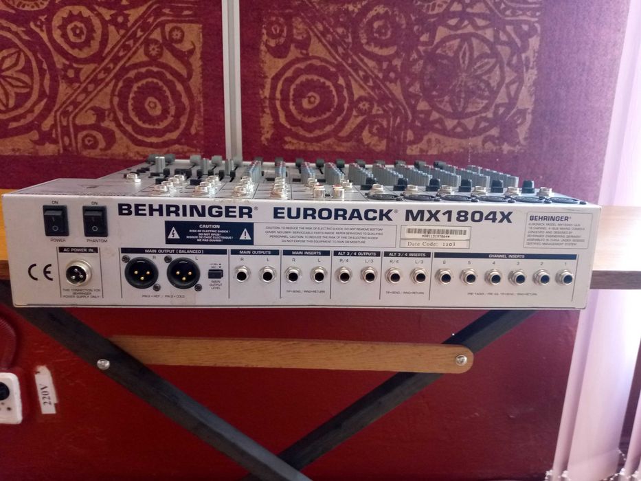 Мікшерний пульт - BEHRINGER MX 1804X EURORACK