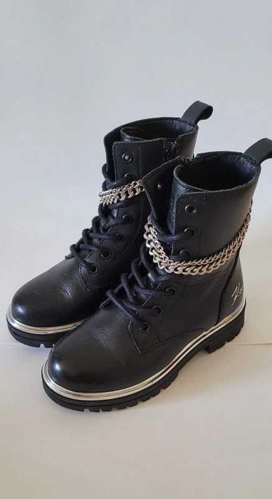 Karl Lagerfeld Kids tamanho 28 Pretas Muito Bom Estado