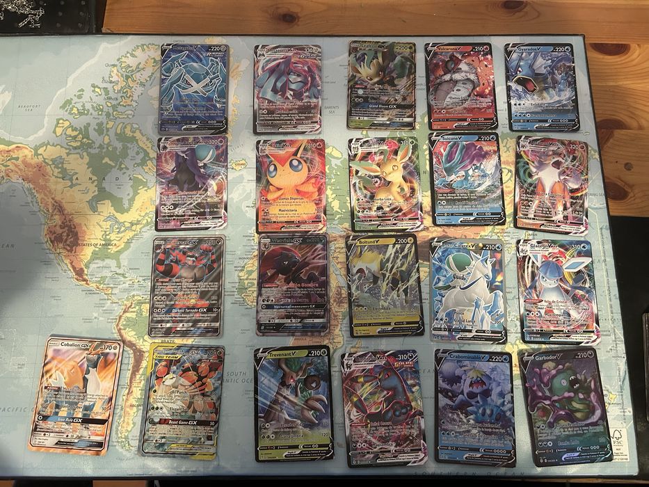 49 cartas de pokemon raras