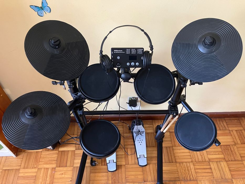 Bateria elétrica praticamente nova