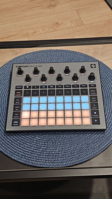 Novation circuit rhythm beatmaking sampler