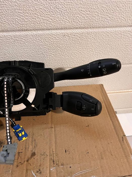 Підрульовий перемикач Peugeot 307 пежо 307