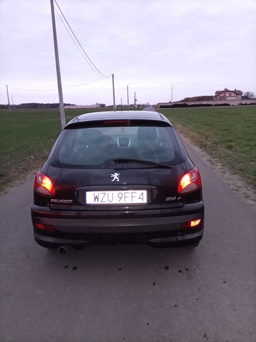 Peugeot 206+ 2010 1.4 benzyna