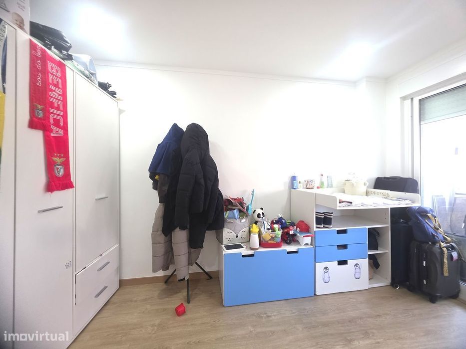 Fantástico Apartamento T2 no Centro da Amadora