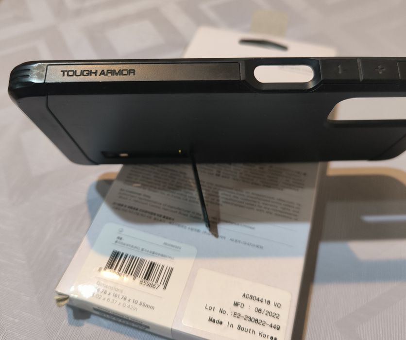 Capa Spigen - Xiaomi note 11pro 5g 
A marca atrás é do aplique do quad