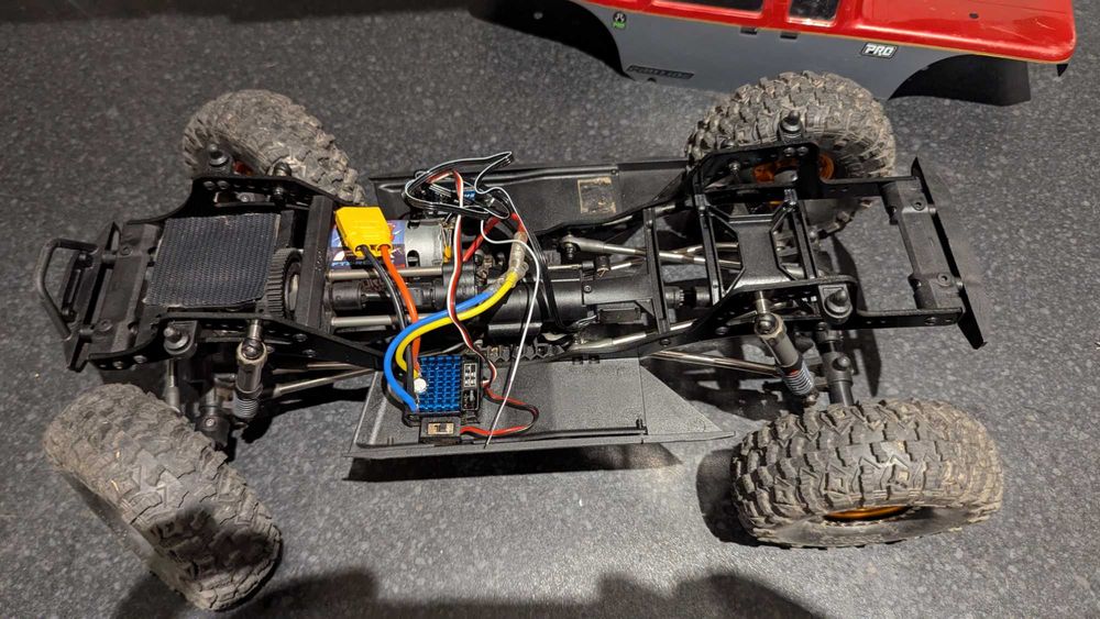 Axial Scx10 pro Crawler