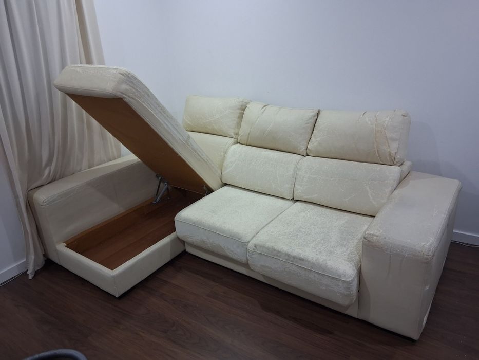 Sofá com chaise long