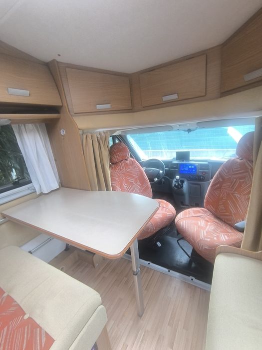 Autocaravana Ford 140cv 2010 57.000km garagem para moto