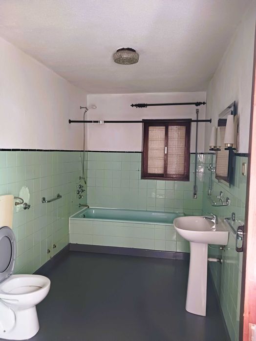 Moradia T5 Isolada, Bem localizada Bustos - Oliveira do Bairro