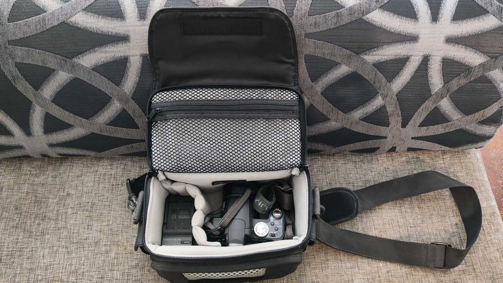 Цифровий фотоапарат Panasonic Lumix FZ18