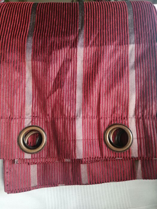 Cortinas organza vermelho e cinza como novos