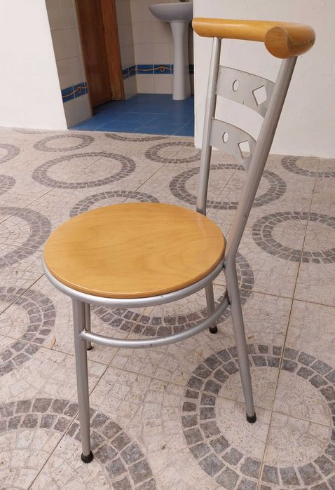 Conjunto de mesa com 4 cadeiras64285276093442121