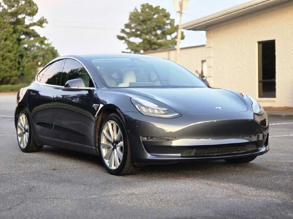 Tesla Model 3 Long Range      2019