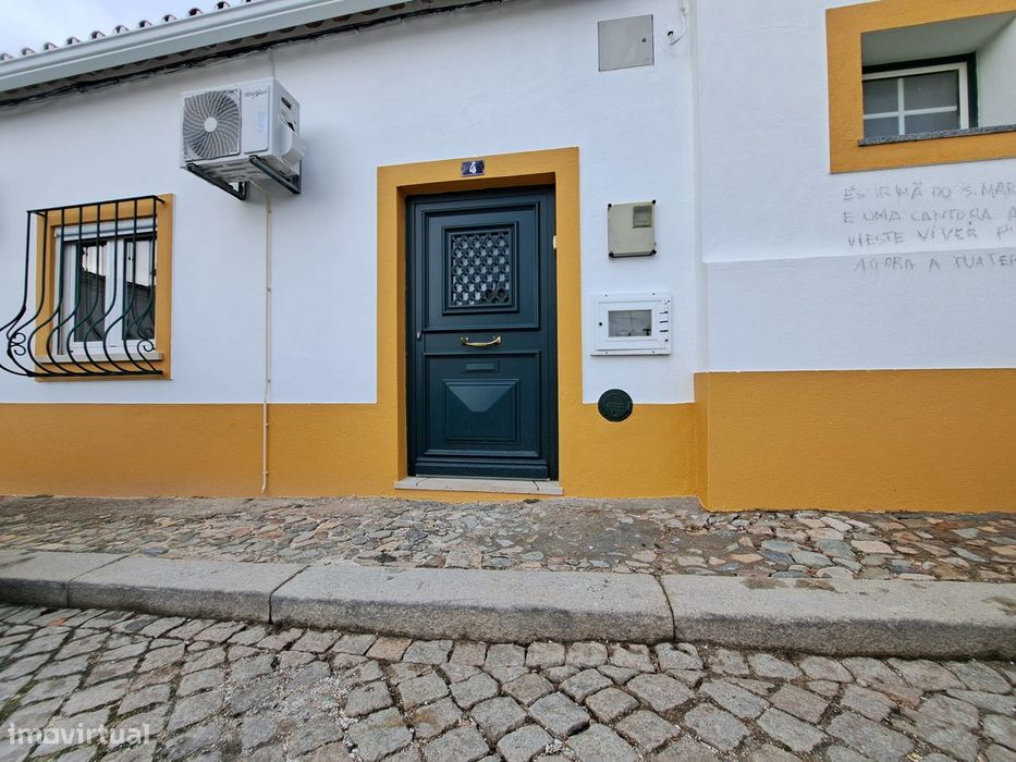Casa renovada em Pavia, Mora