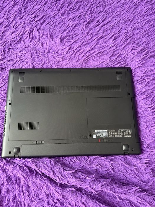 Ноутбук Lenovo чорний