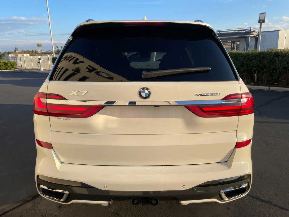 BMW X7 xDrive50i      2019