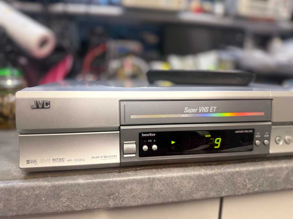 Magnetowid S-VHS JVC HR-S5962