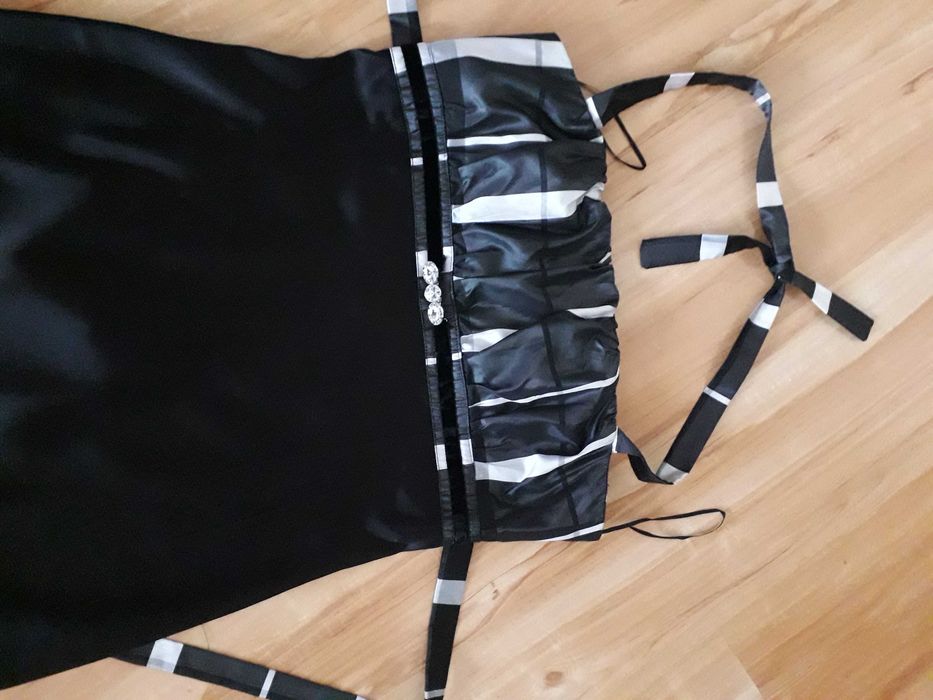 Sukienka czarna r 40/42